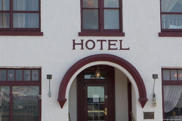 Van Gilder Hotel (Seward)